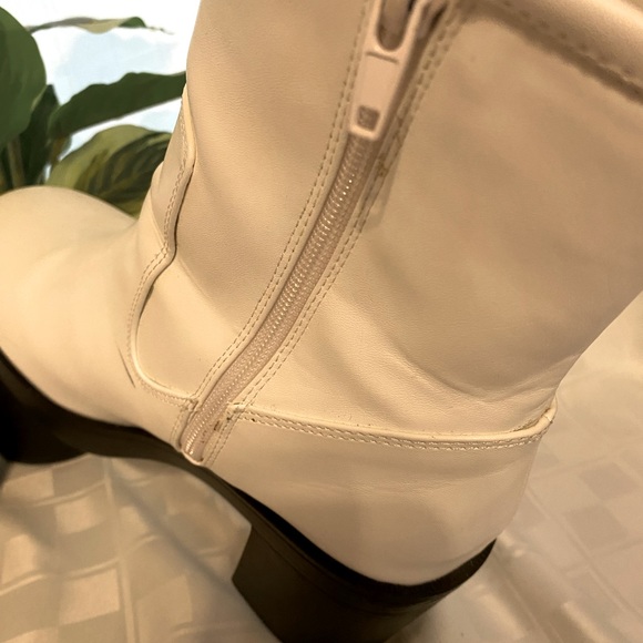 Urban Outfitters Women’s platform boots, White Size 8 Med - Picture 11 of 13